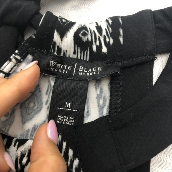 🦄 2/$20 White House Black Market Tank Blouse - Picture 4 of 8